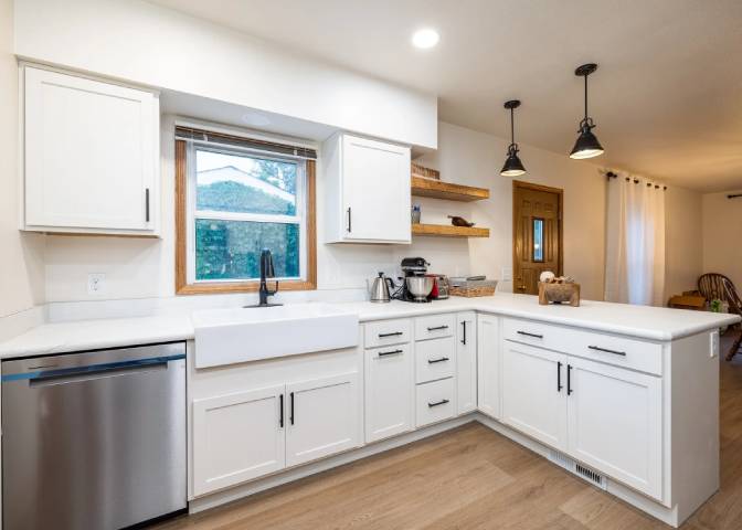 Pioneer, PG, Shoji White